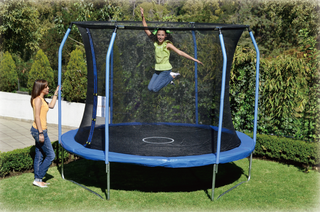 Round trampoline-D